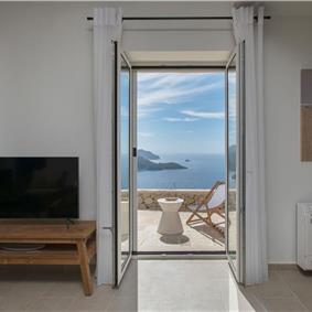 3 bedroom villa with pool & sea views, near Palaiokastrítsa, sleeps 6